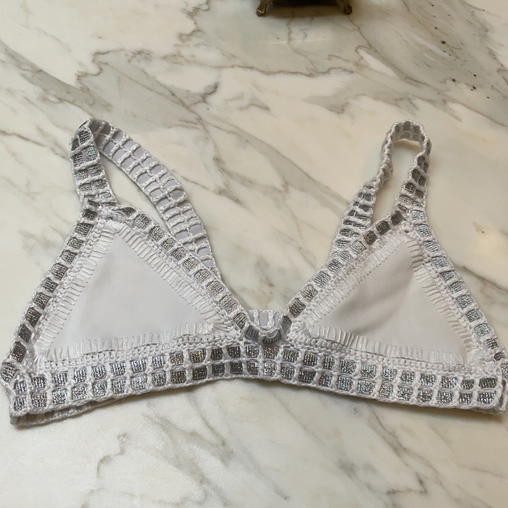 Brand new Kiini white swimsuit top Size L - Picture 12 of 12